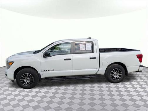 2022 Nissan Titan SV