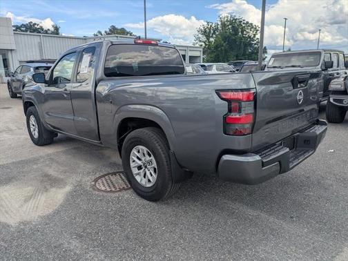 2024 Nissan Frontier SV