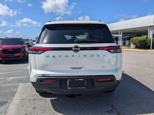 Pearl White Tricoat 2024 Nissan Pathfinder SV FWD