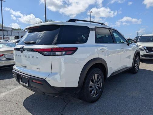 Pearl White Tricoat 2024 Nissan Pathfinder SV FWD