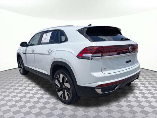 Silver Mist Metallic 2025 Volkswagen Atlas Cross Sport 2.0T SE w/Technology