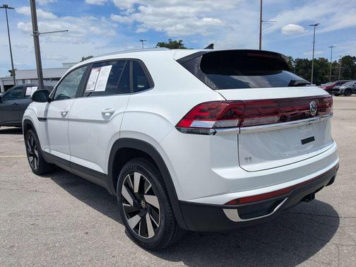 Silver Mist Metallic 2025 Volkswagen Atlas Cross Sport 2.0T SE w/Technology