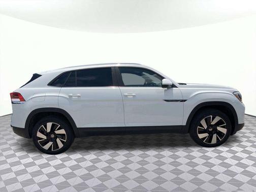 Silver Mist Metallic 2025 Volkswagen Atlas Cross Sport 2.0T SE w/Technology