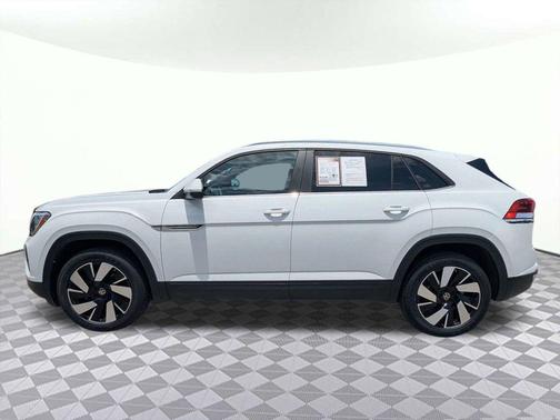 Silver Mist Metallic 2025 Volkswagen Atlas Cross Sport 2.0T SE w/Technology