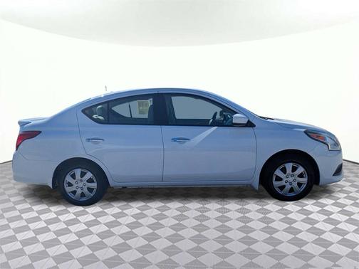 2016 Nissan Versa 1.6 SV