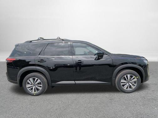 Super Black 2026 Nissan Pathfinder SL