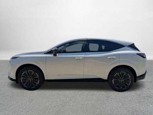 Everest White Pearl Tricoat 2026 Nissan Murano Platinum