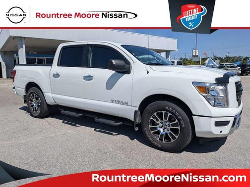 Glacier White 2021 Nissan Titan SV