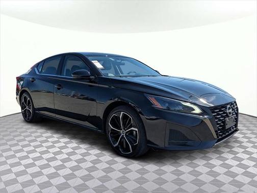 2023 Nissan Altima SR FWD