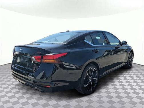 2023 Nissan Altima SR FWD