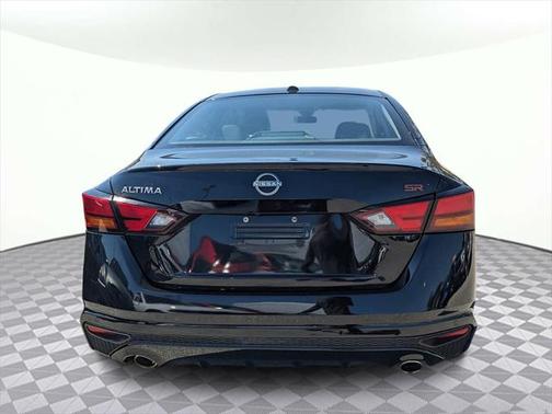 2023 Nissan Altima SR FWD