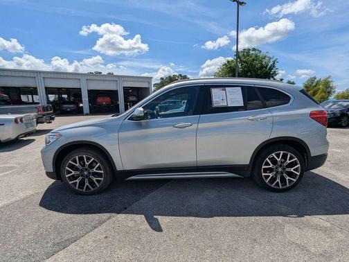 Glacier Silver Metallic 2021 BMW X1 sDrive28i