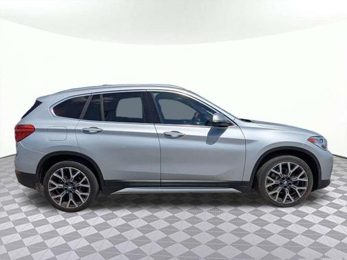 Glacier Silver Metallic 2021 BMW X1 sDrive28i