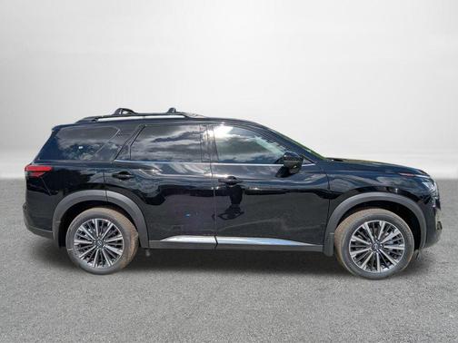 Super Black 2026 Nissan Pathfinder Platinum
