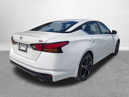 2025 Nissan Altima SR FWD