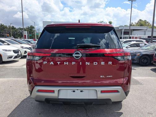 2024 Nissan Pathfinder SL 4WD