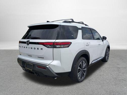 Everest White Pearl Tricoat 2026 Nissan Pathfinder Platinum