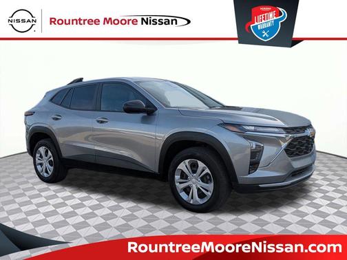 Sterling Gray Metallic 2024 Chevrolet Trax LS