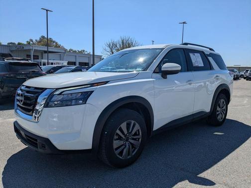 2025 Nissan Pathfinder SV FWD
