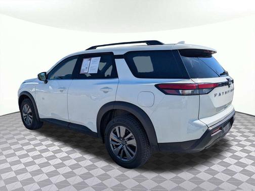 2025 Nissan Pathfinder SV FWD