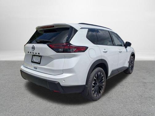 Everest White Pearl Tricoat 2026 Nissan Rogue Dark Armor