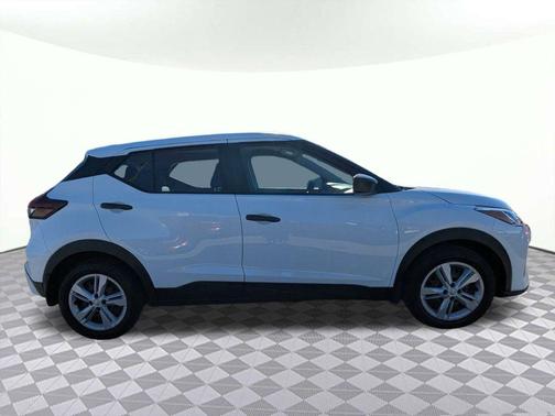 2023 Nissan Kicks S