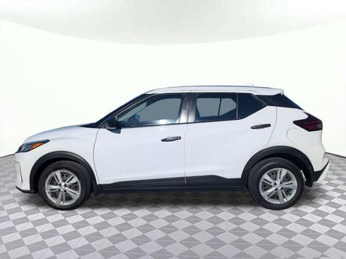 2023 Nissan Kicks S