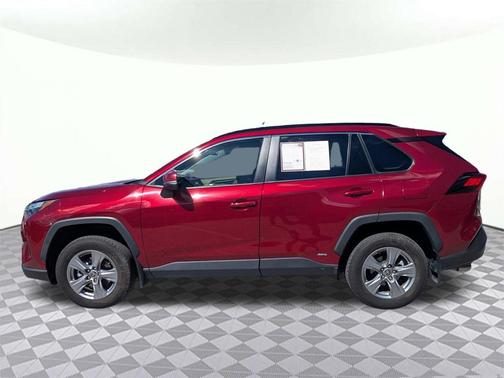 2022 Toyota RAV4 Hybrid XLE