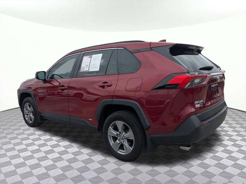 2022 Toyota RAV4 Hybrid XLE
