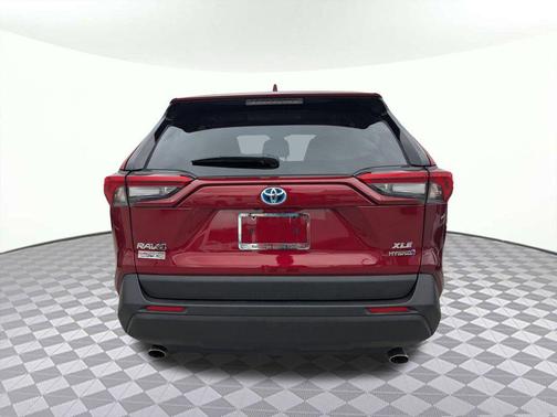2022 Toyota RAV4 Hybrid XLE