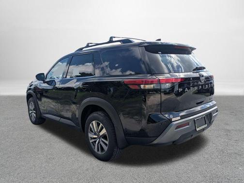 Super Black 2026 Nissan Pathfinder SL