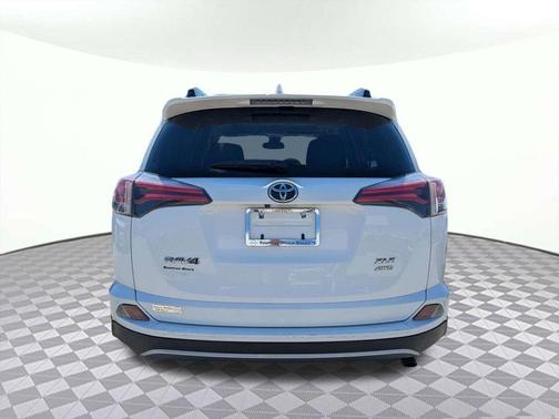 Super White 2018 Toyota RAV4 XLE