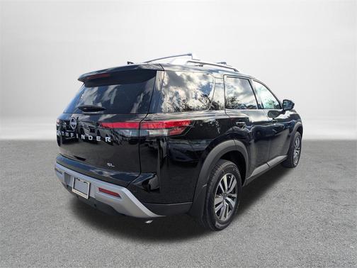 2025 Nissan Pathfinder SL FWD