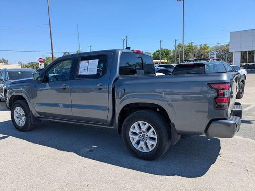 2023 Nissan Frontier SV