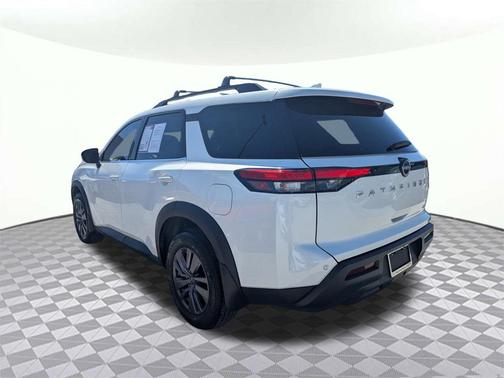 2023 Nissan Pathfinder SV FWD