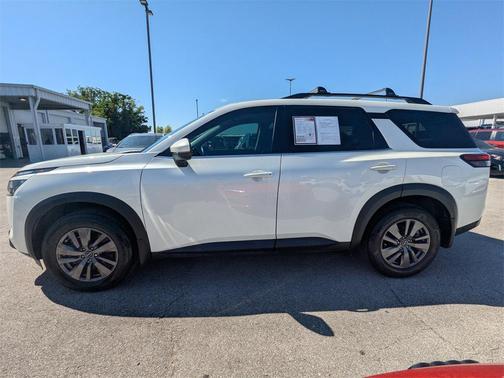 2023 Nissan Pathfinder SV FWD