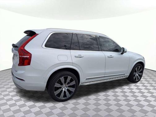 2022 Volvo XC90 Recharge Plug-In Hybrid T8 Inscription 7 Passenger
