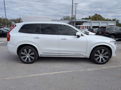 2022 Volvo XC90 Recharge Plug-In Hybrid T8 Inscription 7 Passenger
