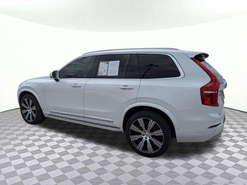 2022 Volvo XC90 Recharge Plug-In Hybrid T8 Inscription 7 Passenger