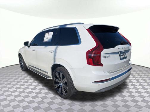 2022 Volvo XC90 Recharge Plug-In Hybrid T8 Inscription 7 Passenger