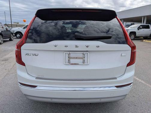 2022 Volvo XC90 Recharge Plug-In Hybrid T8 Inscription 7 Passenger