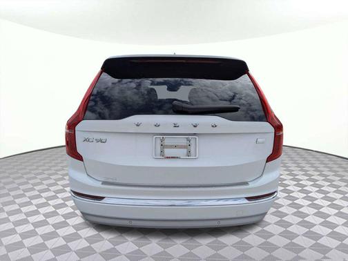 2022 Volvo XC90 Recharge Plug-In Hybrid T8 Inscription 7 Passenger