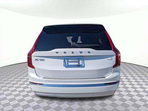 2022 Volvo XC90 Recharge Plug-In Hybrid T8 Inscription 7 Passenger