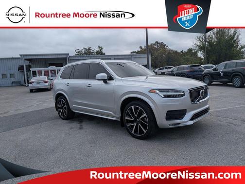 Bright Silver Metallic 2022 Volvo XC90 T6 Momentum