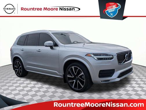 2022 Volvo XC90 T6 Momentum