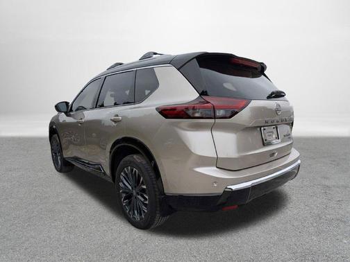 Champagne Silver Metallic/Super Black 2026 Nissan Rogue Platinum
