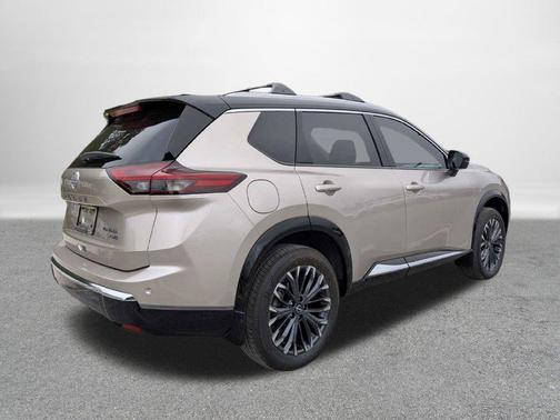 Champagne Silver Metallic/Super Black 2026 Nissan Rogue Platinum