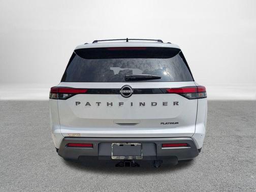 Everest White Pearl Tricoat 2026 Nissan Pathfinder Platinum