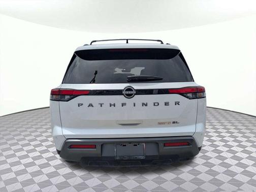 Everest White Pearl Tricoat 2026 Nissan Pathfinder SL
