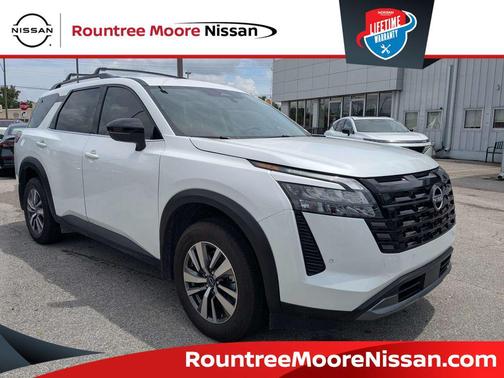 Everest White Pearl Tricoat 2026 Nissan Pathfinder SL